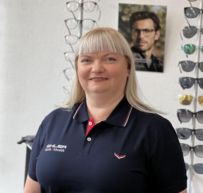 Unsere Praktikant Olga Liebiedieva bei Ehler Optik & Akustik in Flensburg